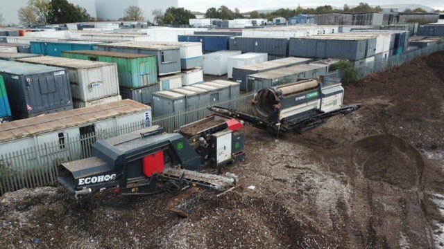 Ecohog Tracked Windshifter in trommel fines